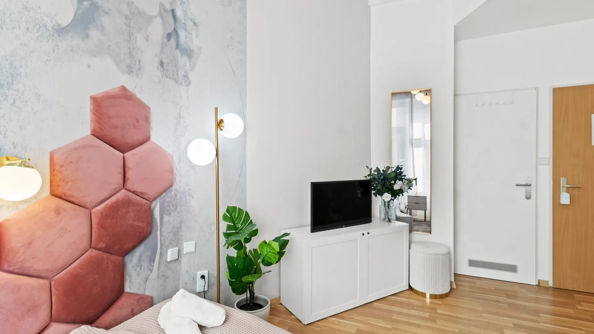 Modern City-View Stay In The Heart Of Vienna 0*,  奥地利