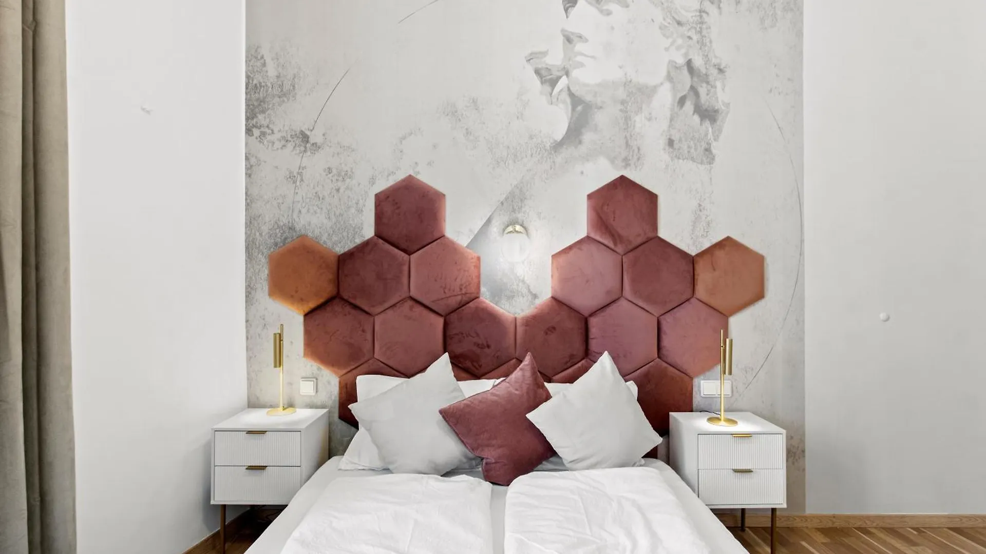 Modern City-View Stay In The Heart Of Vienna