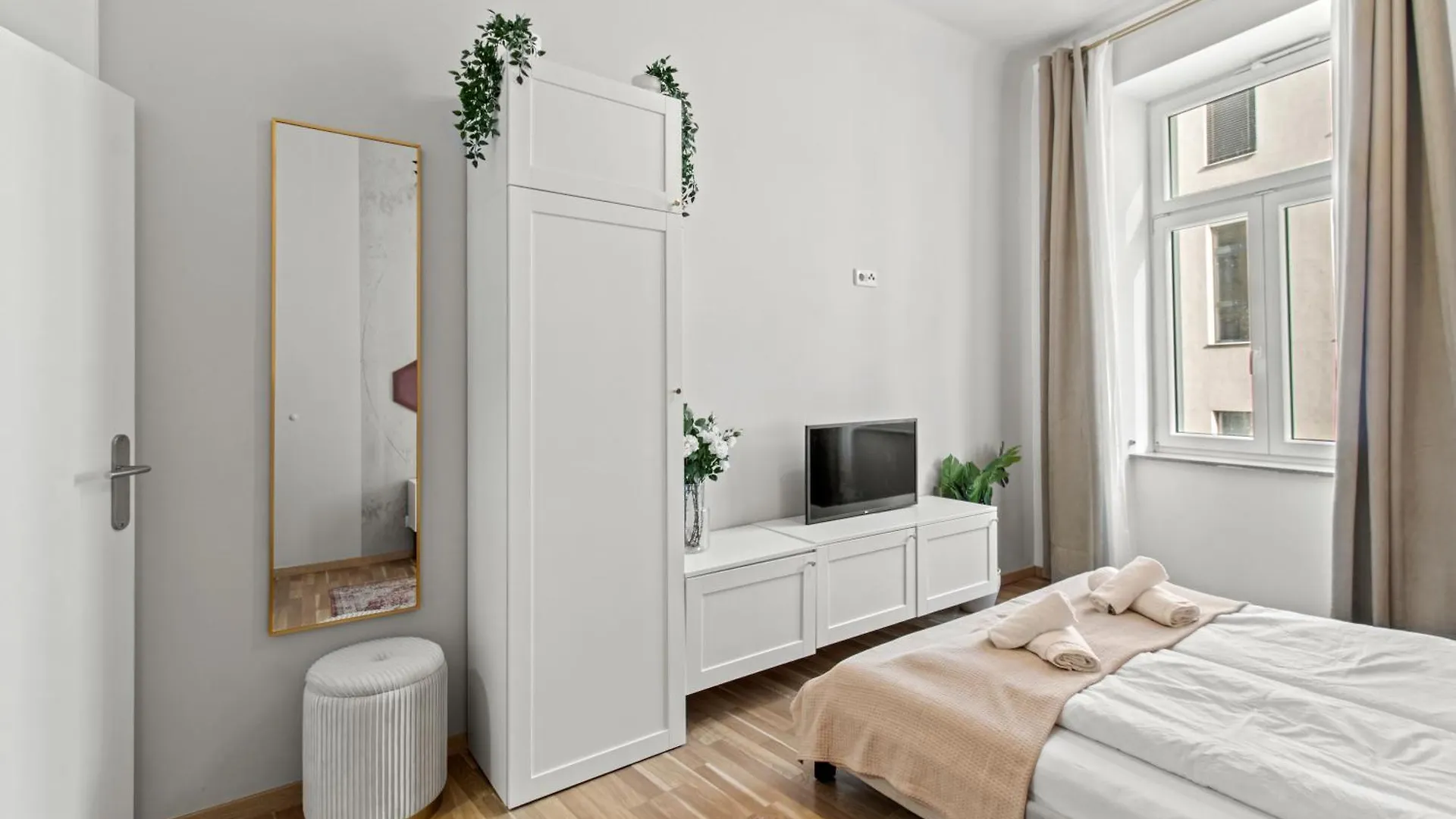 Modern City-View Stay In The Heart Of Vienna