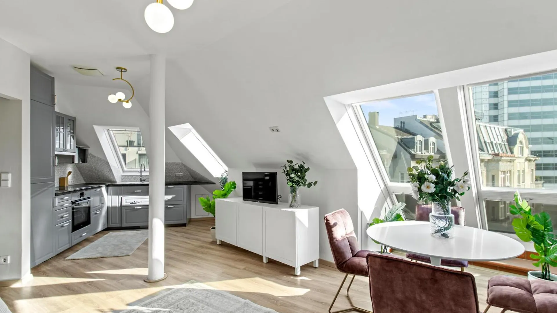 Modern City-View Stay In The Heart Of Vienna