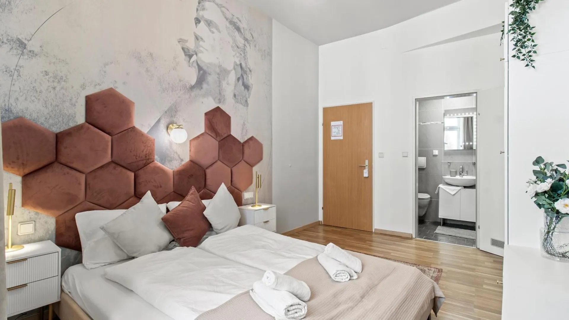 Hotel Modern City-View Stay In The Heart Of Vienna