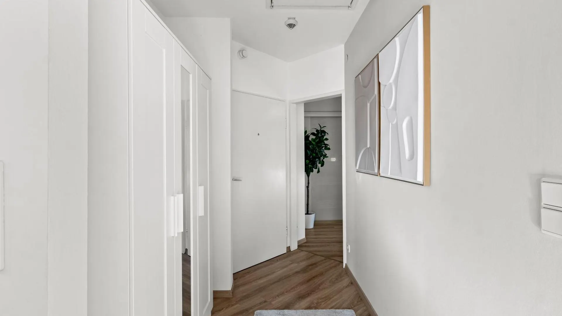 Hotel Modern City-View Stay In The Heart Of Vienna Austria