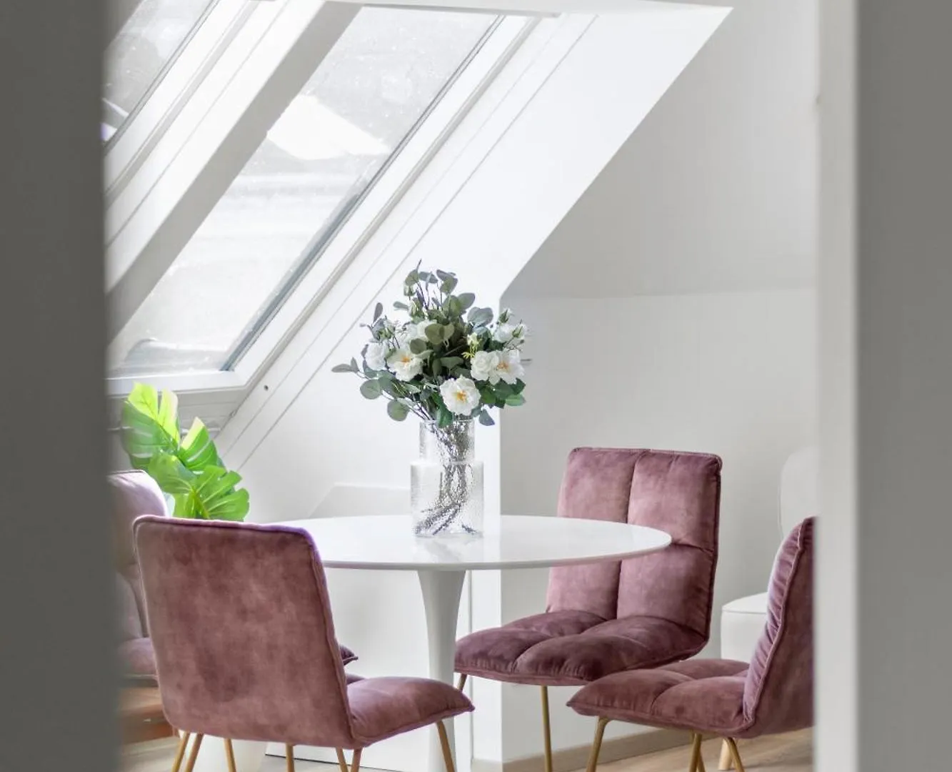 Modern City-View Stay In The Heart Of Vienna Austria